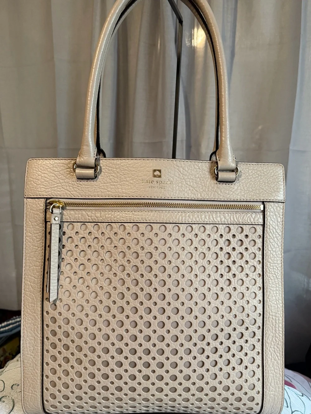 Kate Spade Perri Lane Bubbles Lynne Perforated Leather Tote Bag – Ivory / Cream